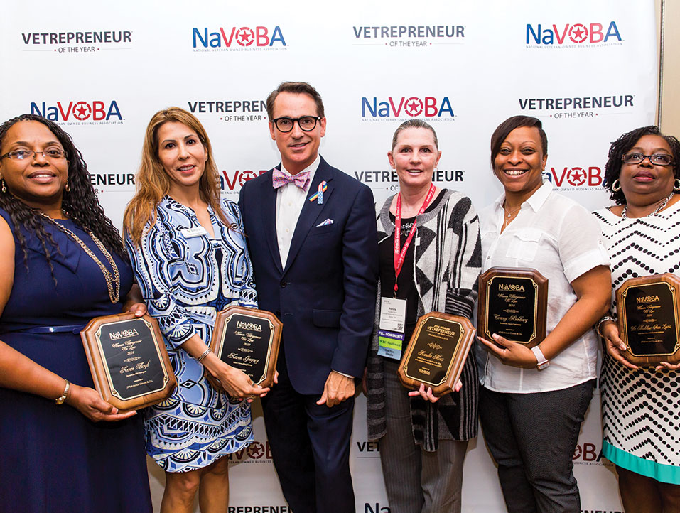 Rondia_Ross_2016_Woman_Vetrepreneur_of_the_Year_Award_Handoff.jpg